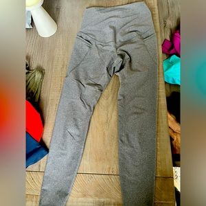 Old Navy XS cropped maternity leggings
